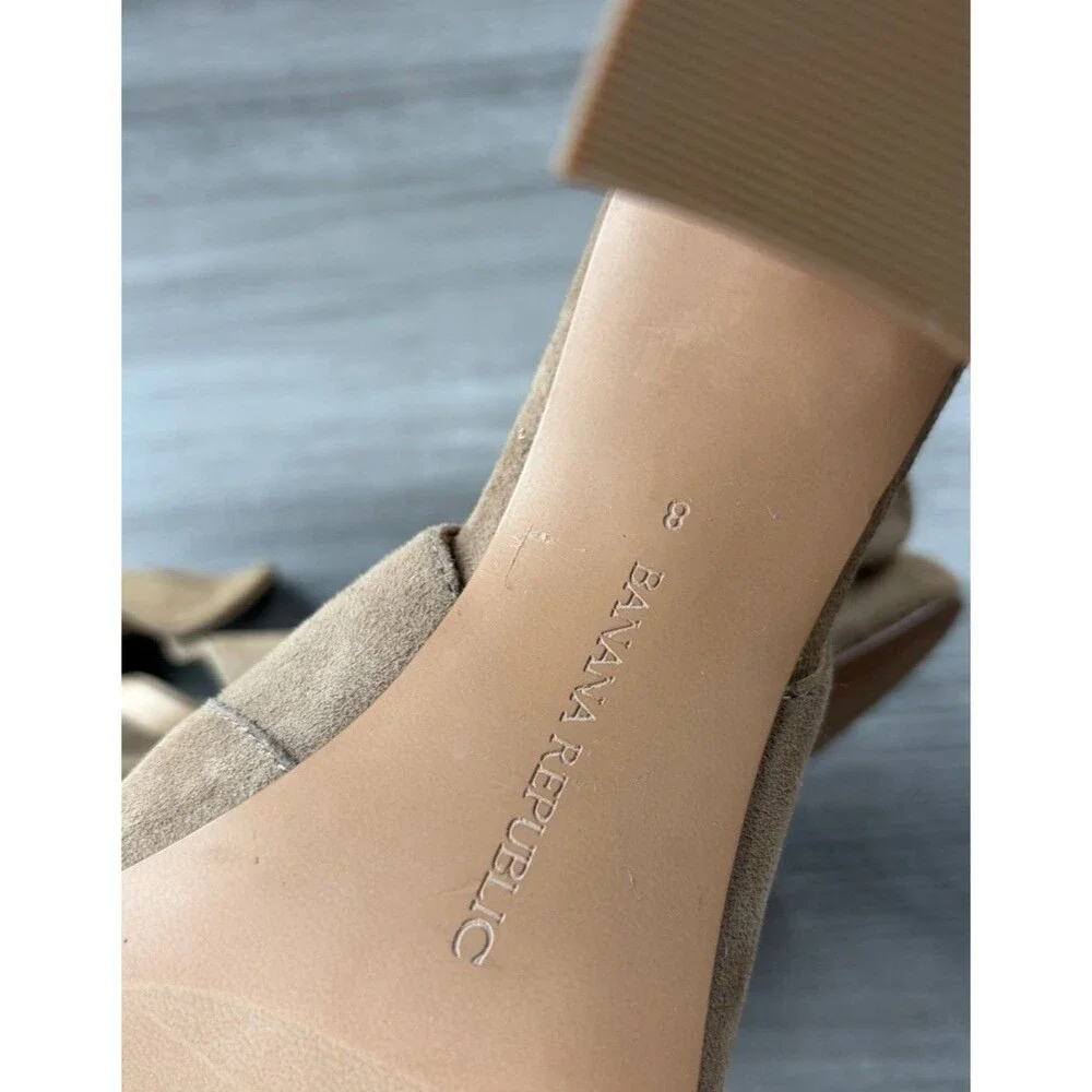 Banana Republic Tan Suede Bow Slingback Heels Almond Toe Block Heel Pump Size 8